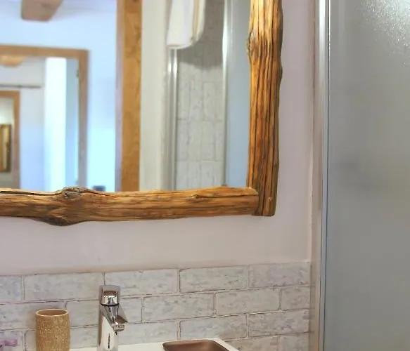 Montefabbrello * Magazzini (Tuscany)