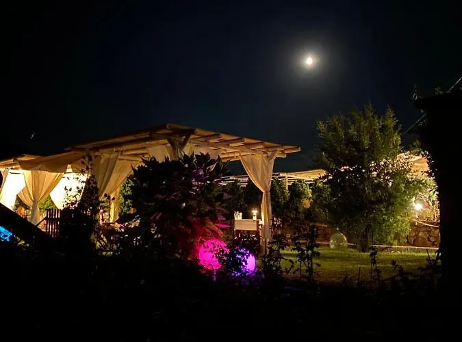 Farm stay Montefabbrello Magazzini (Tuscany)