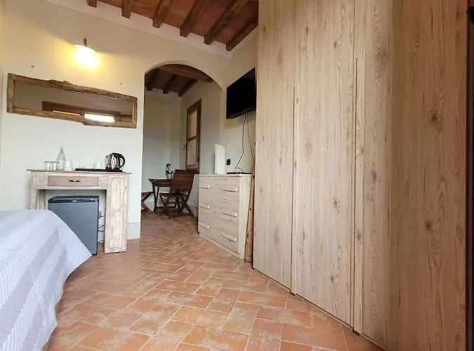 Farm stay Montefabbrello Magazzini (Tuscany)