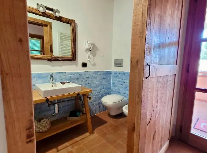 Farm stay Montefabbrello Magazzini (Tuscany)