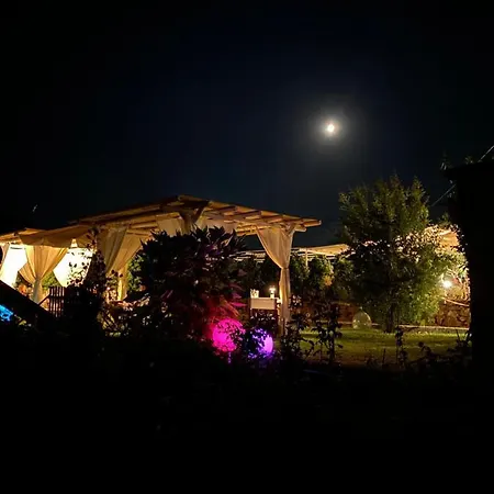 Фермерский дом Montefabbrello Magazzini (Tuscany)