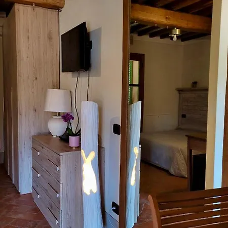 Montefabbrello Фермерский дом *